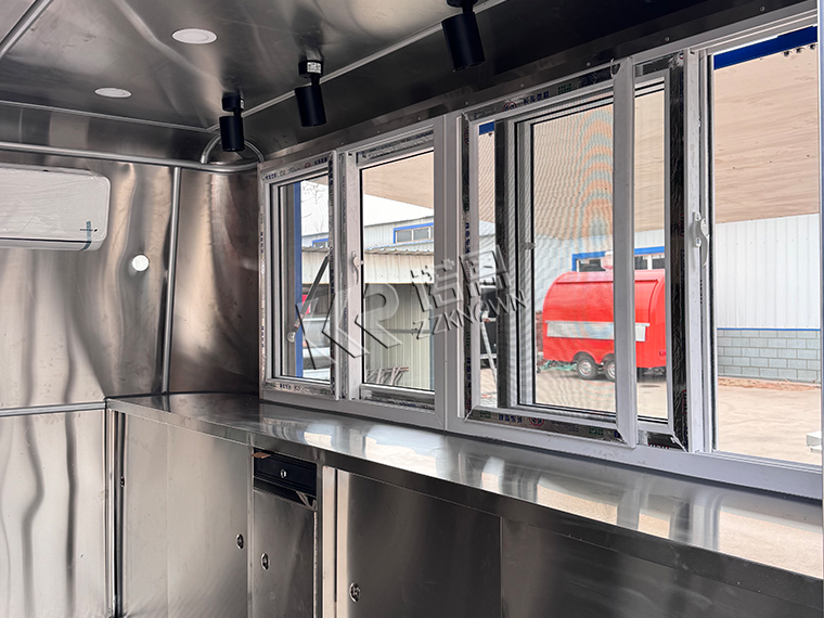 Customized Food Truck with Large Selling Window