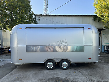 Aluminum Oxide Material Silver Custom Airstream Food Truck 