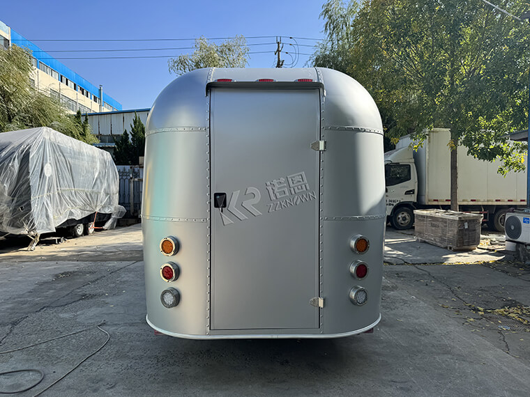 Aluminum Oxide Material Silver Custom Airstream Food Truck 