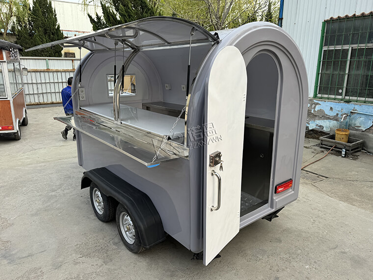 Custom Tires European Standard Mobile Food Truck Trailer