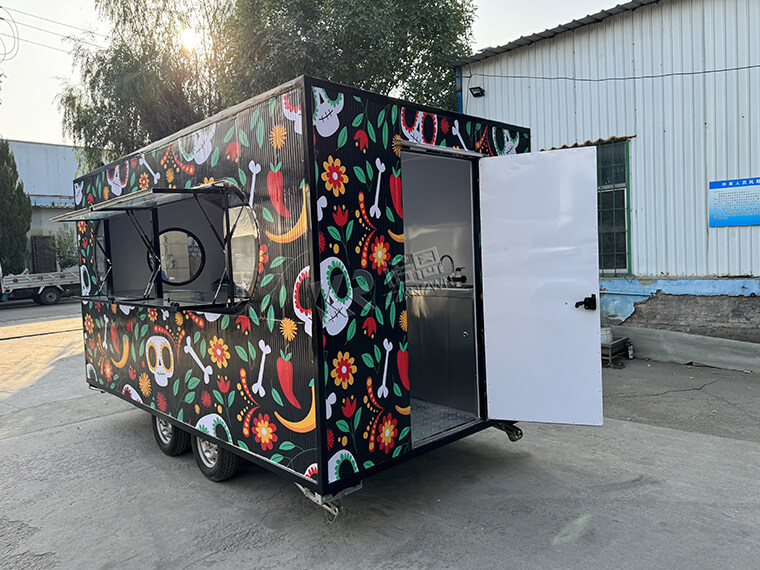 Customized Semi-Round Window Square Food Truck With Full Car Logo