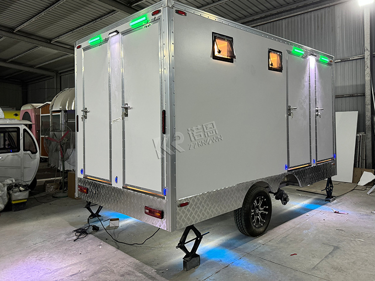 Luxury 4 Stall Portable Toilet On Trailer For Parties