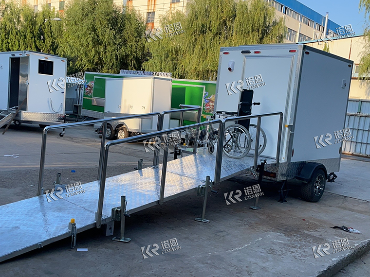 Luxury Portable Toilet Trailer For Handicapped Person