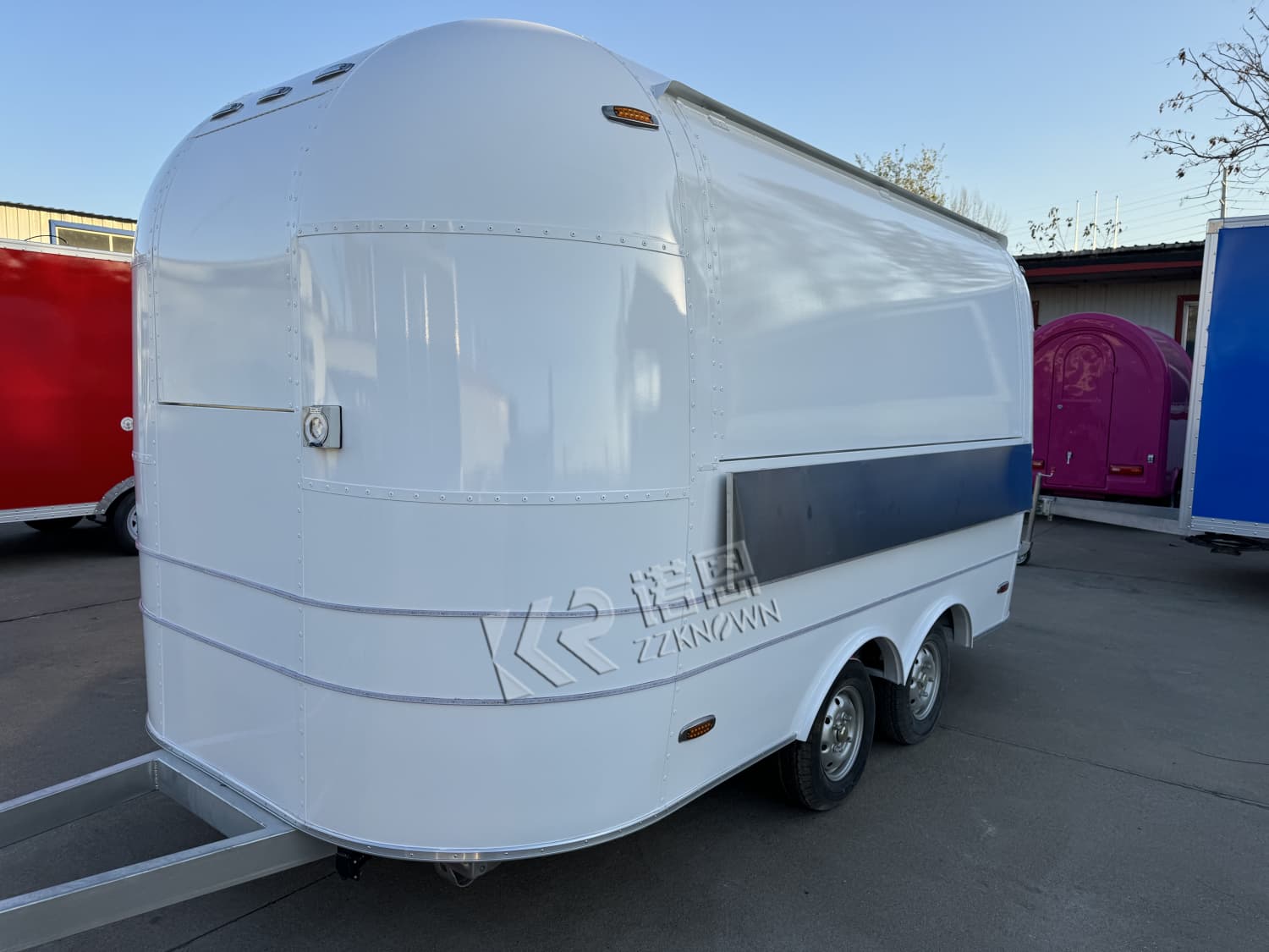 Factory price custom built airstream food truck for sale