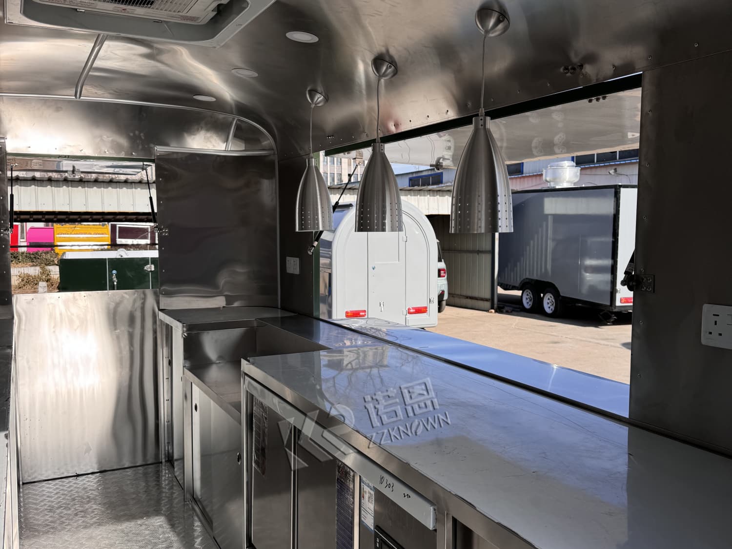 Factory price custom built airstream kitchen food truck in usa